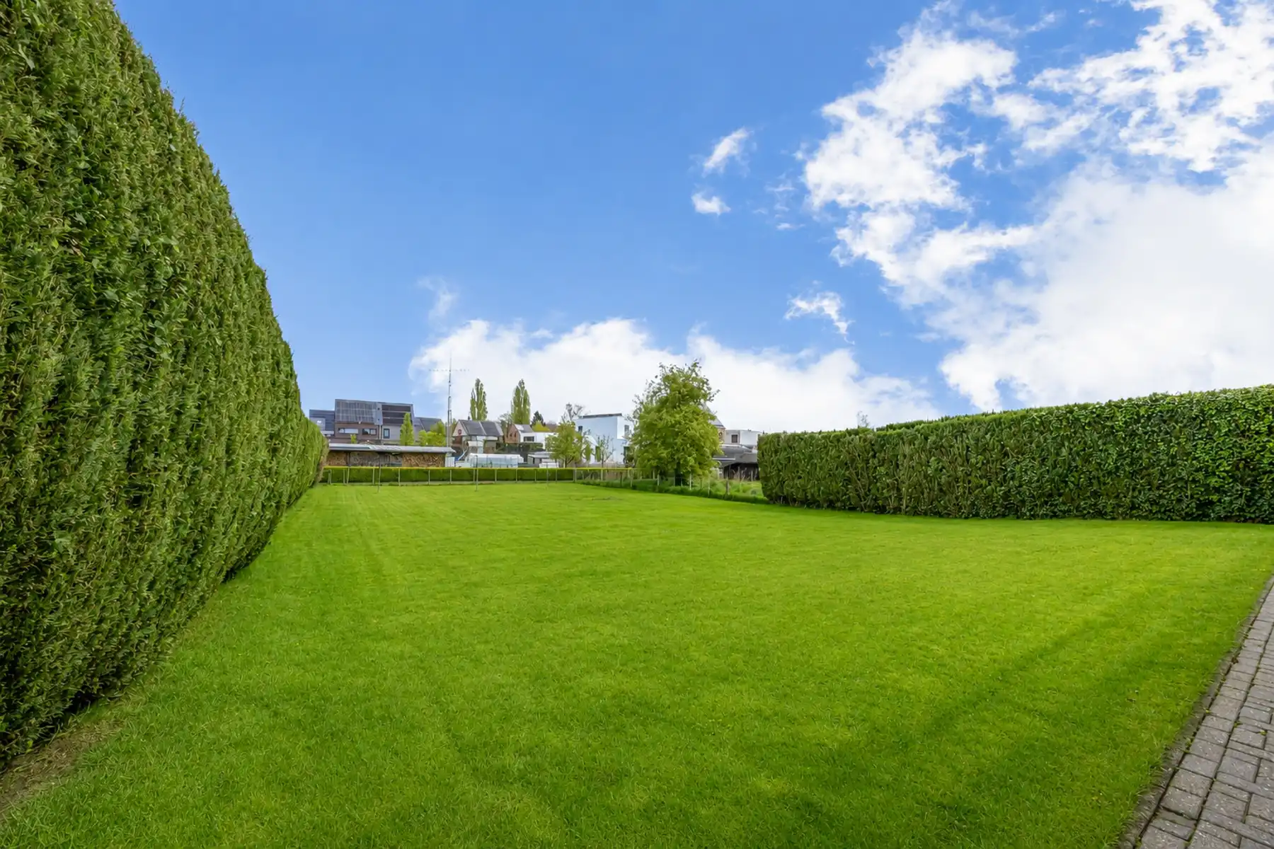 Vrijstaande woning met veel potentieel foto 23