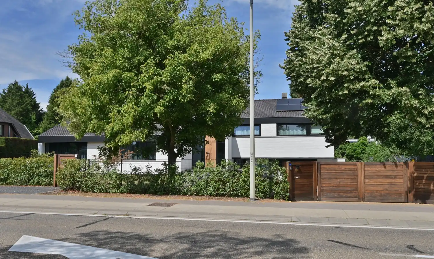 Exclusieve kantoorvilla met zwembad & poolhouse foto 3