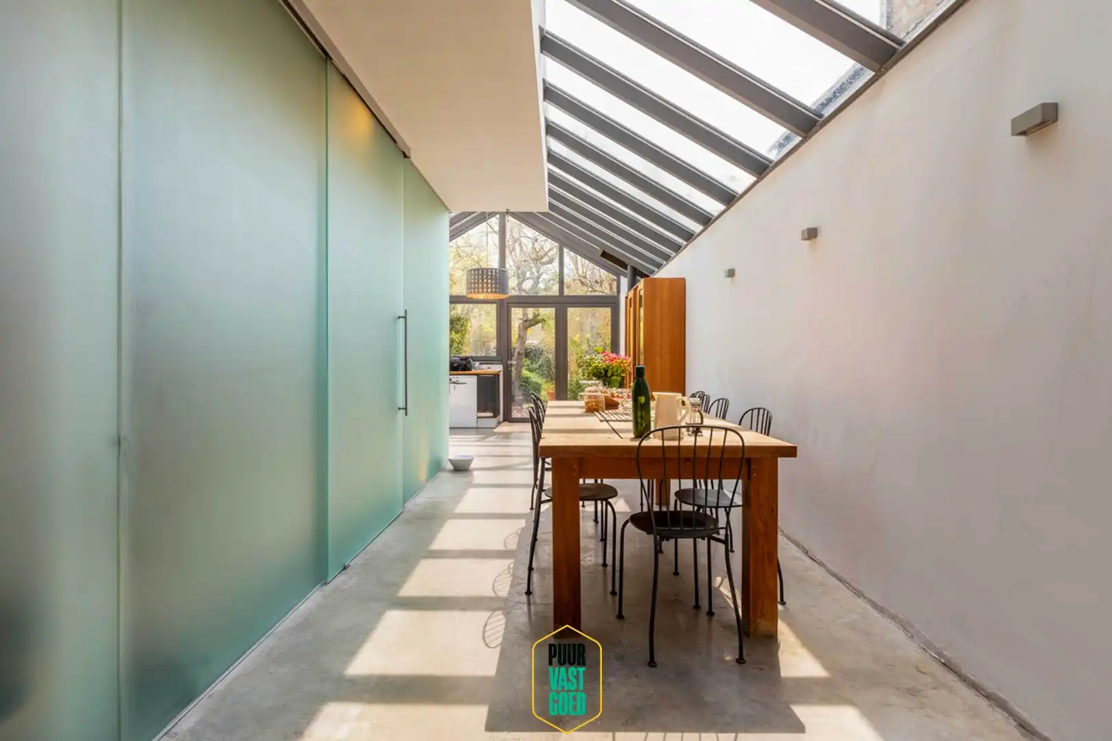 Karaktervolle burgerwoning met 5 slaapkamers en zonnige tuin, nabij de Kruispoort. foto 5