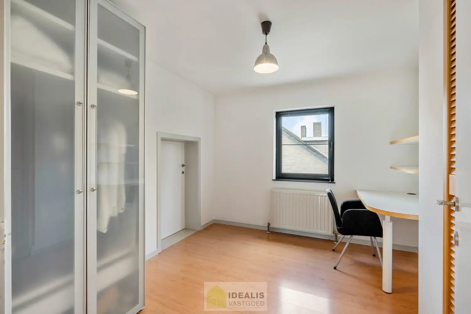 EXTRA RUIME VILLA MET EEN PRACHTIG LICHTRIJKE LEEFRUIMTE, RUIME KEUKEN, 4 SLAAPKAMERS, 2 BADKAMERS EN EEN RUIM PRAKTIJK/KANTOORGEDEELTE OP EEN RIANT EN CENTRAAL PERCEEL VAN MAAR LIEFST 16A 27CA OP EEN GUNSTIGE LOCATIE NABIJ HET CENTRUM VAN ACHEL! foto 45