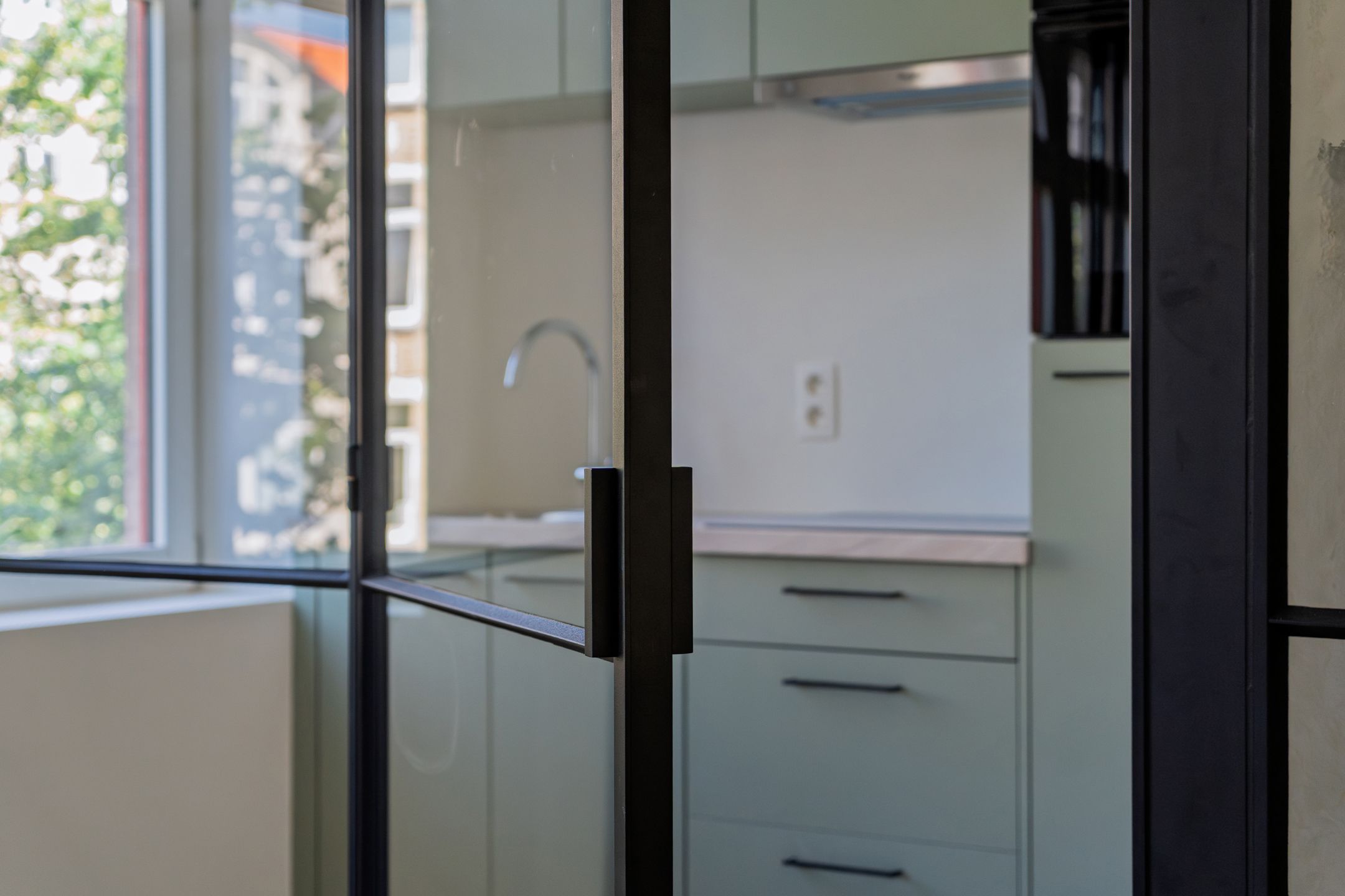 Gerenoveerd appartement met balkon aan Gent Sint-Pieters foto 5
