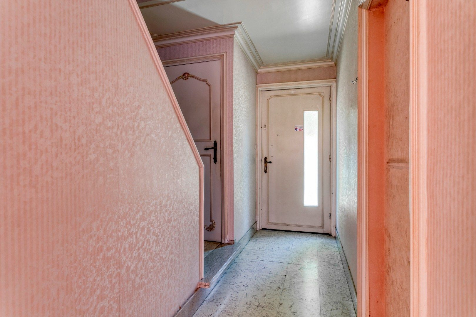 Te renoveren woning met 3 slaapkamers in rustige buurt! foto 9