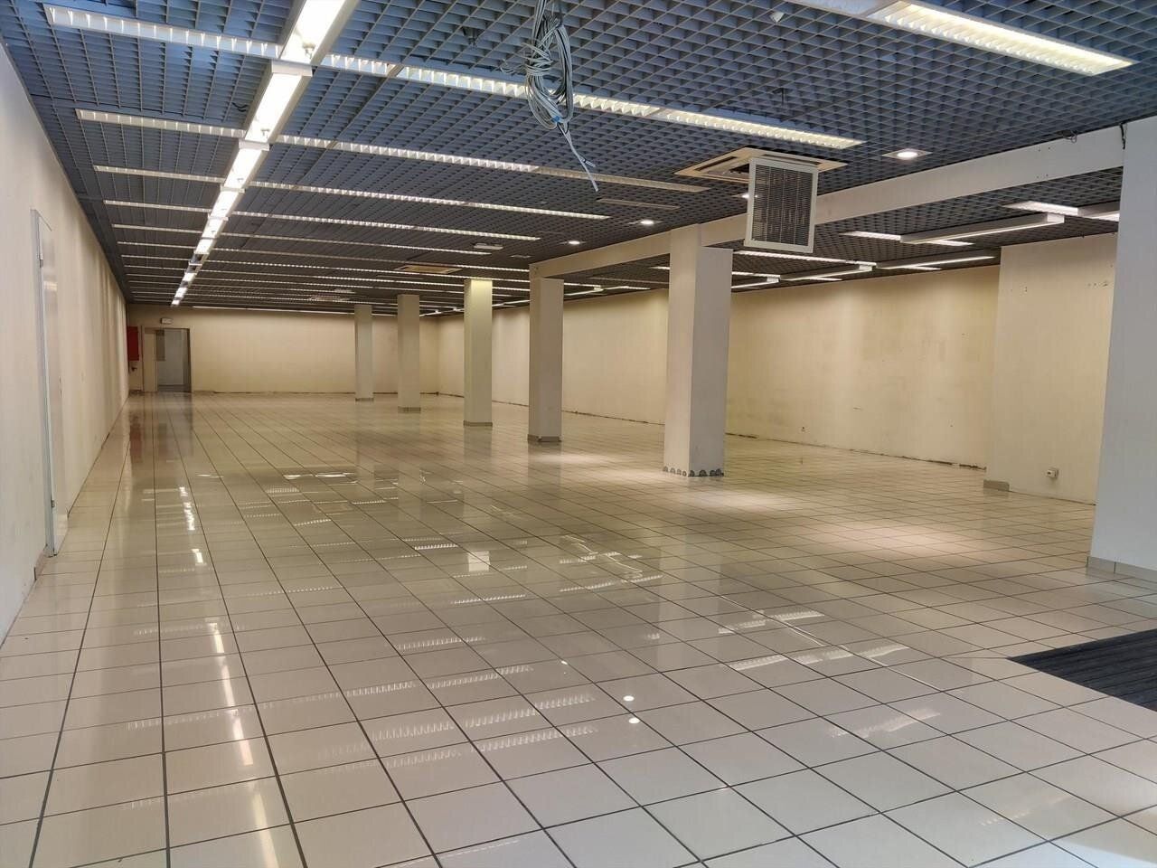 GOED GELEGEN HANDELSRUIMTE MOL foto 4