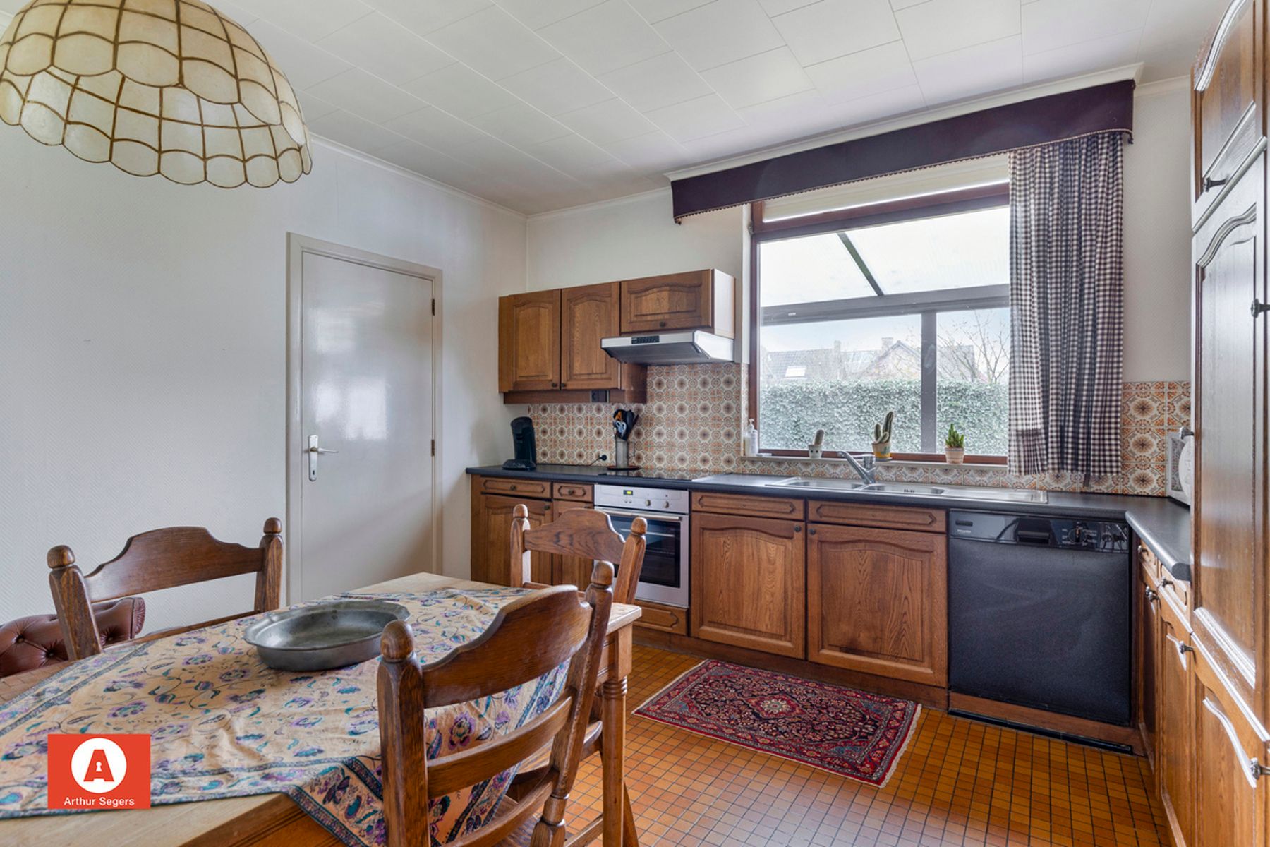Ruime open bungalow-villa vol potentieel op toplocatie foto 8