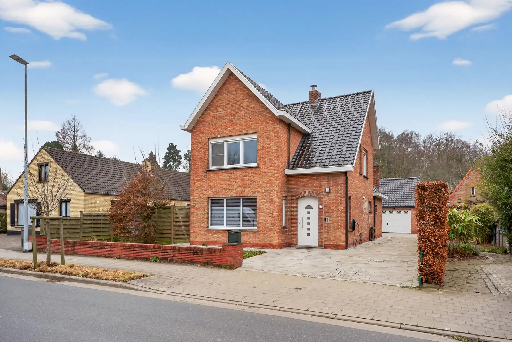 Gezinswoonst in hartje Sint-Andries! foto {{pictureIndex}}