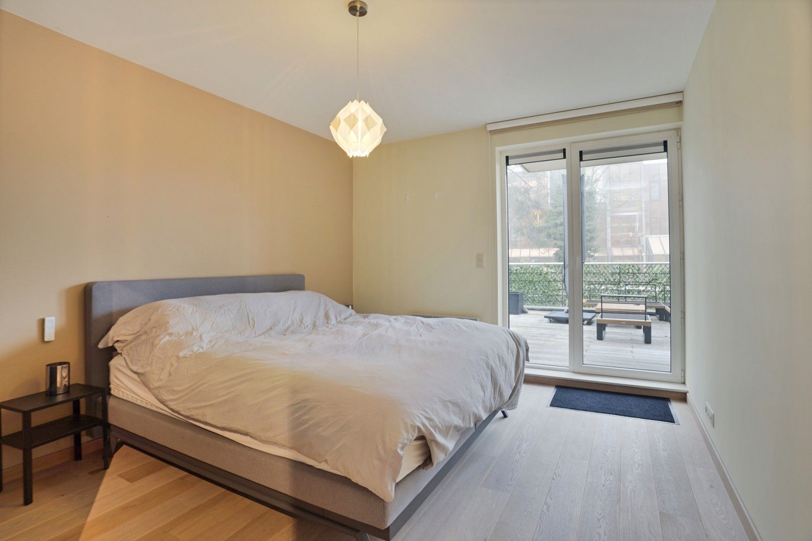 TOPLOCATIE! GOED ONDERHOUDEN, RUIM, INSTAPKLAAR 2-SLPK-APP MET 2 GROTE TERRASSEN foto 9