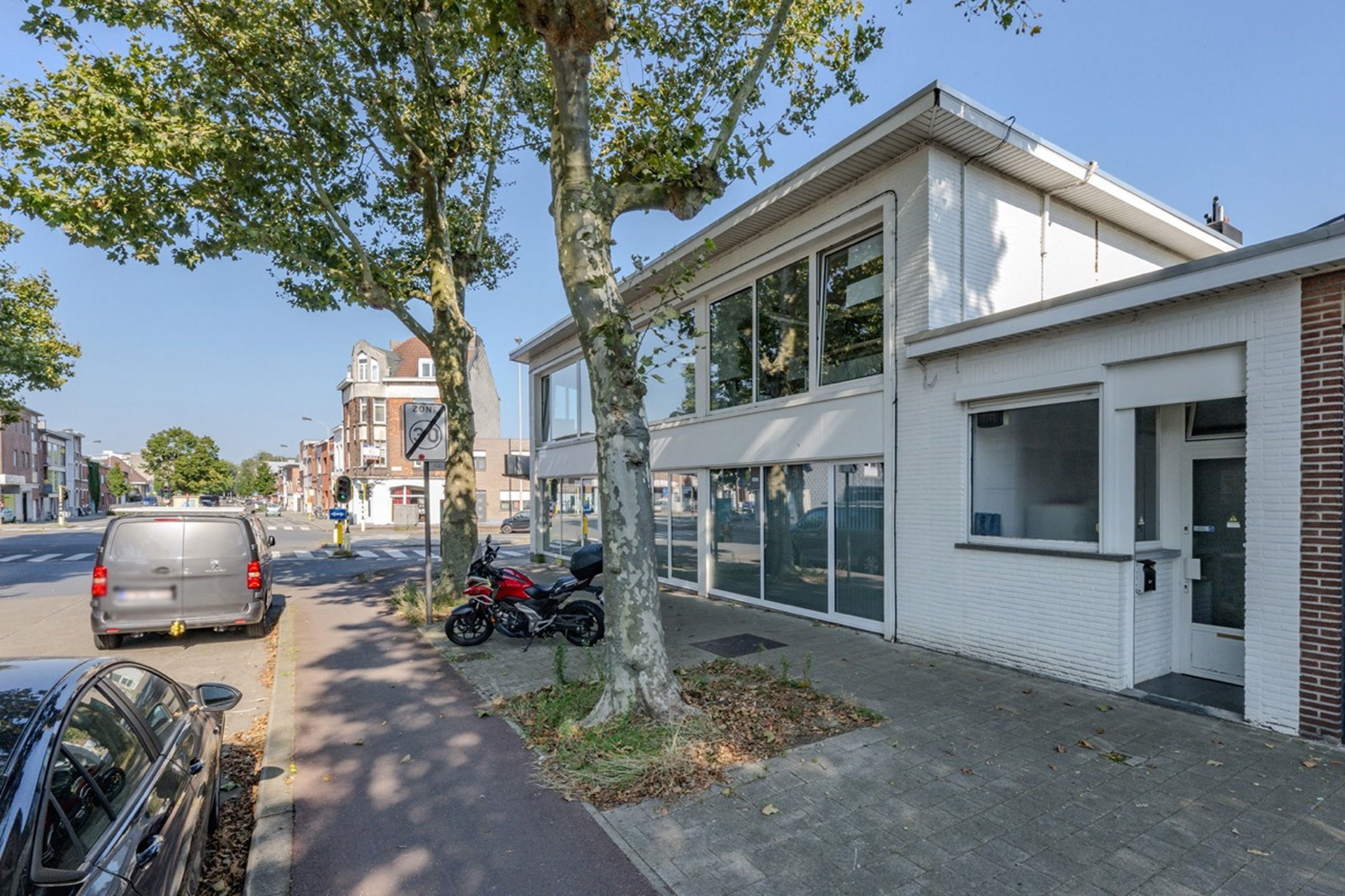 Te Koop: Kantoorgebouw gelegen te Berchem foto 20