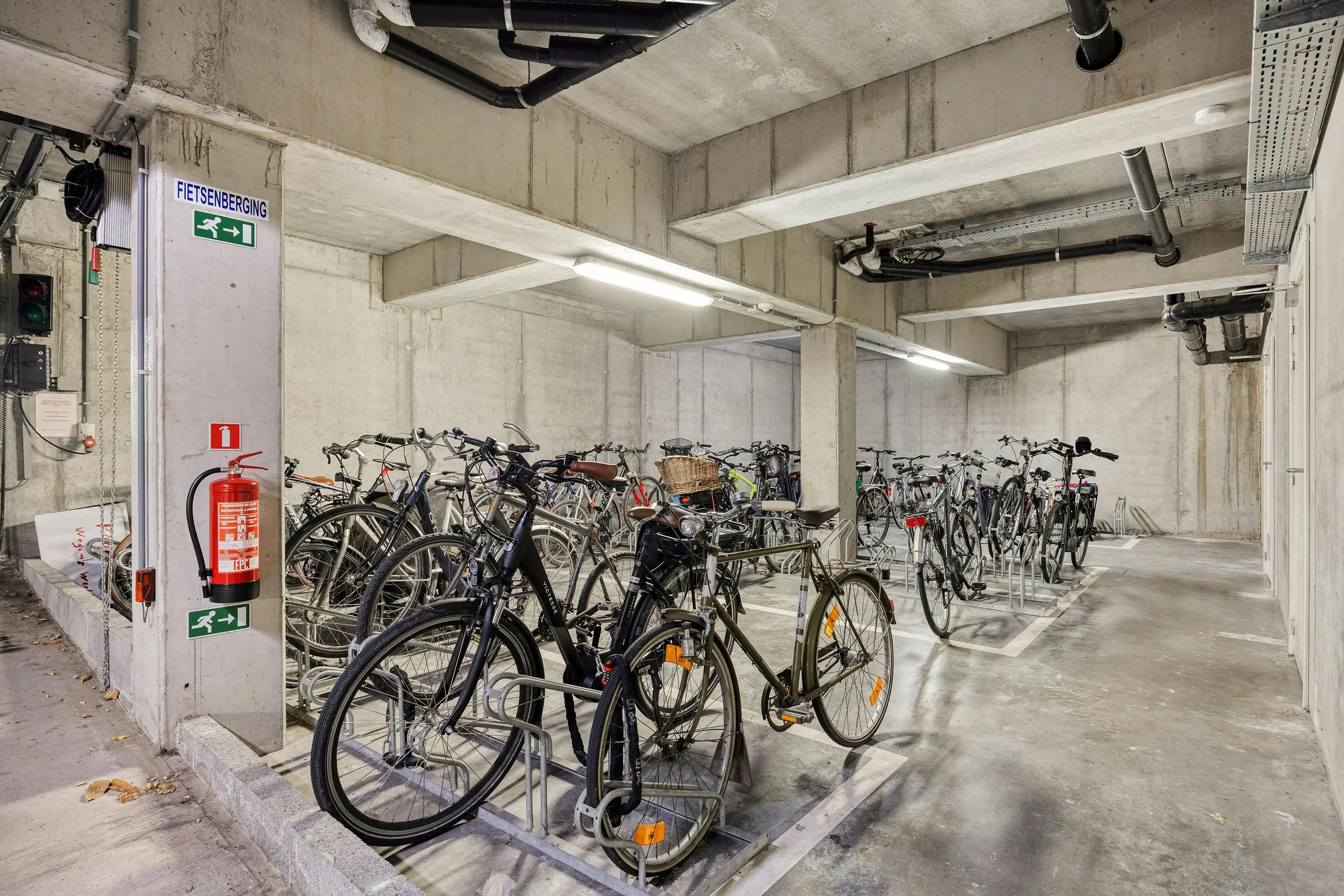 Instapklaar appartement te koop op topligging in Waregem foto 16