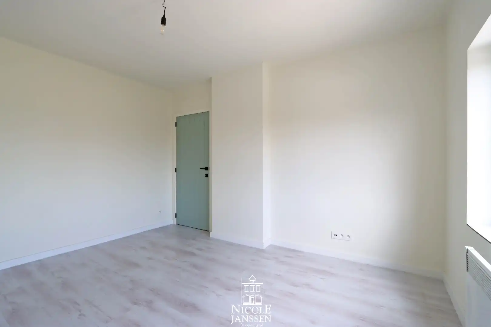 Gerenoveerd halfopen woning met 3 slaapkamers te Aldeneik te koop foto 14