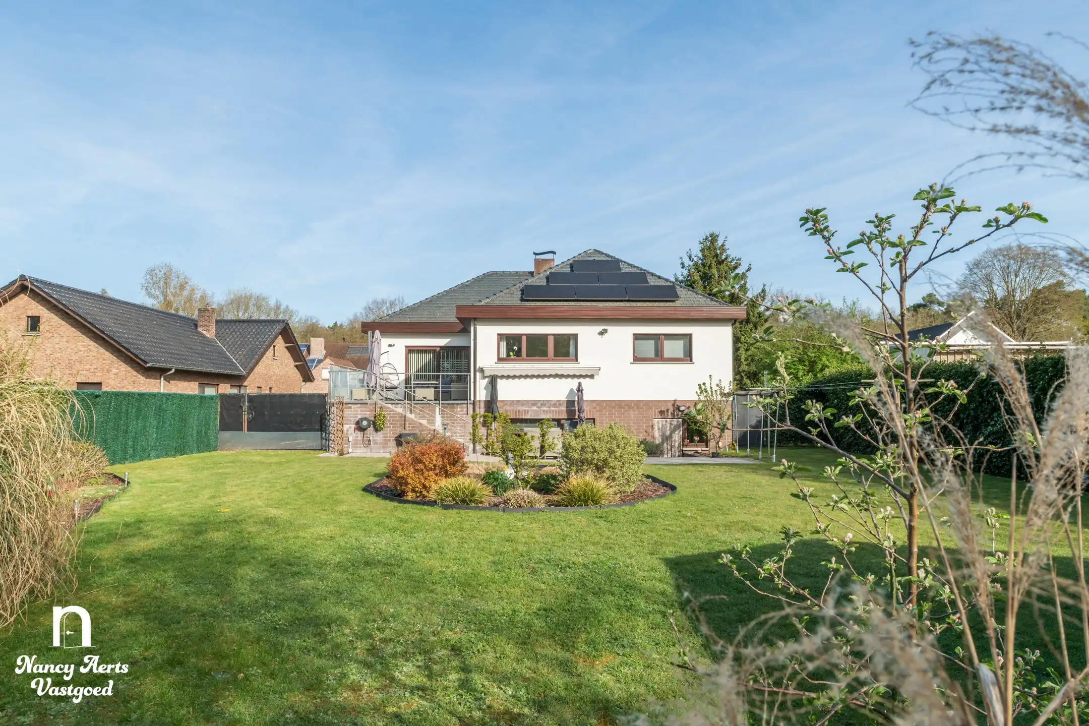 Ruime woning met multifunctionele kelder en prachtige tuin foto 31