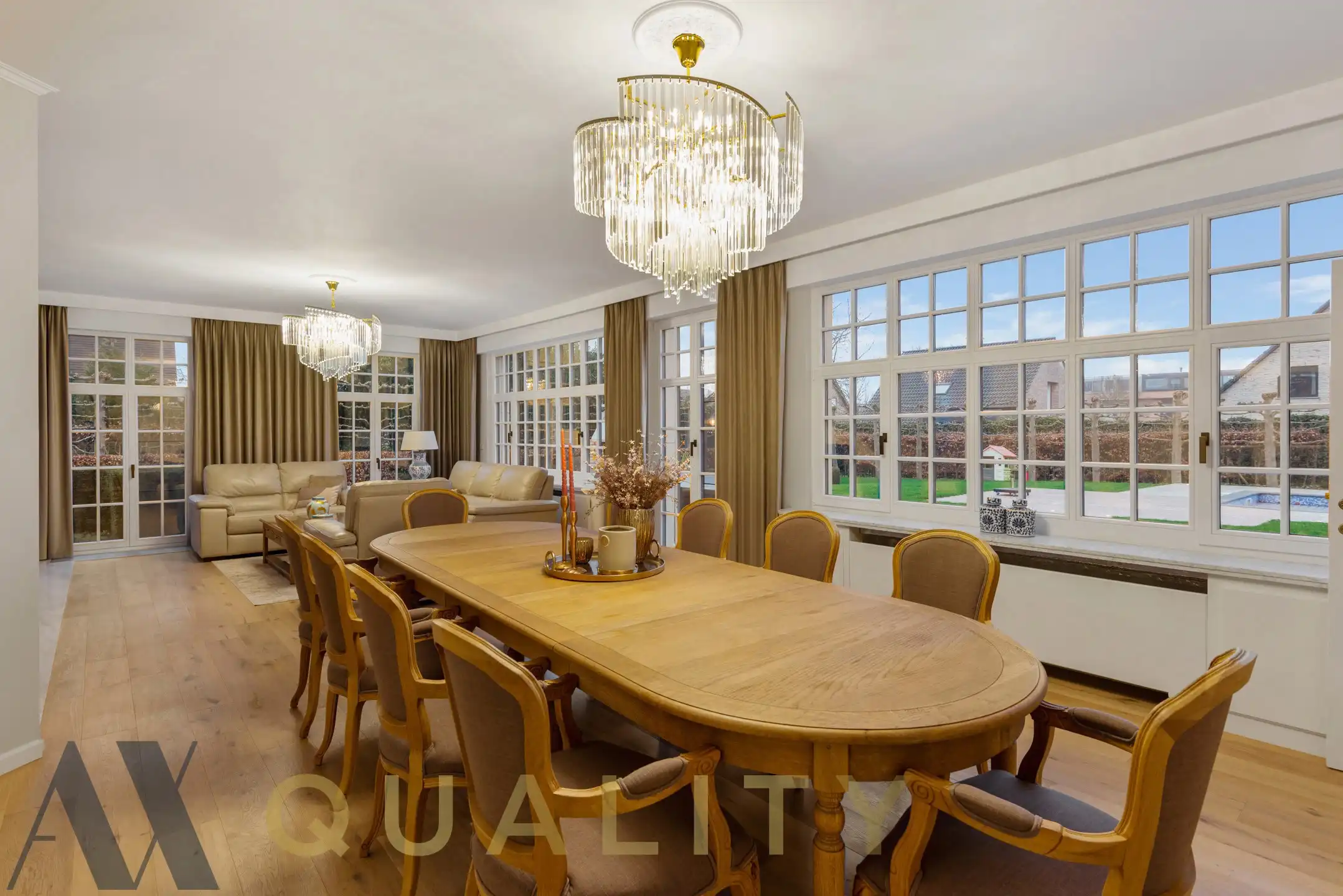 Unieke volledig gerenoveerde Villa met 5 slaapkamers, 2 badkamers, garage, groot terras, ruime tuin, zwembad, fitnessruimte en oprit op een terrein van 16 are 80 ca foto 12