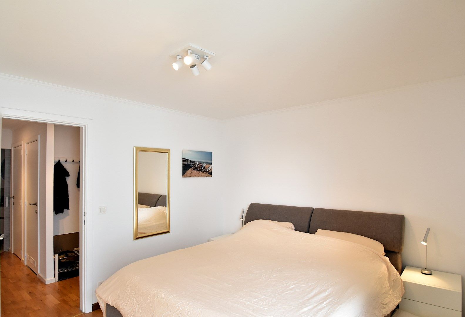 Stijlvol gerenoveerd appartement met zicht op duinen en villawijk – Louisiana II, De Haan foto 11