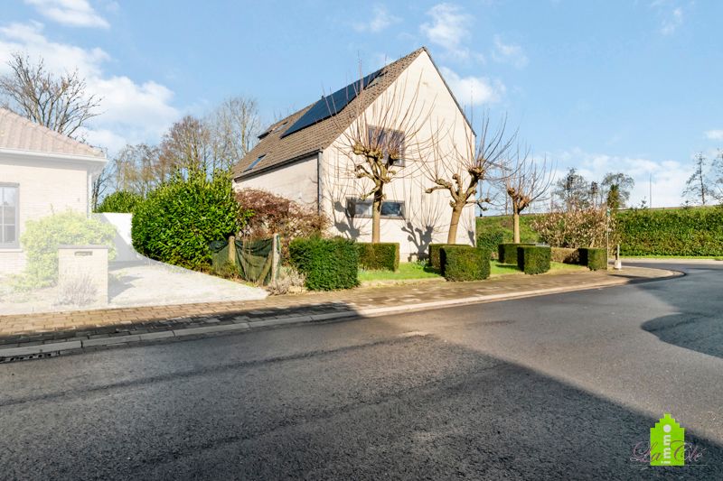 Sint-Andries,Prachtige ruime villa, ENERGIEZUINIG  VILLA met 5 grote slaapkamers en 2 badkamers.  Grote oprit met ruime PARKING mogelijkheid, grote omheinde tuin. foto 27