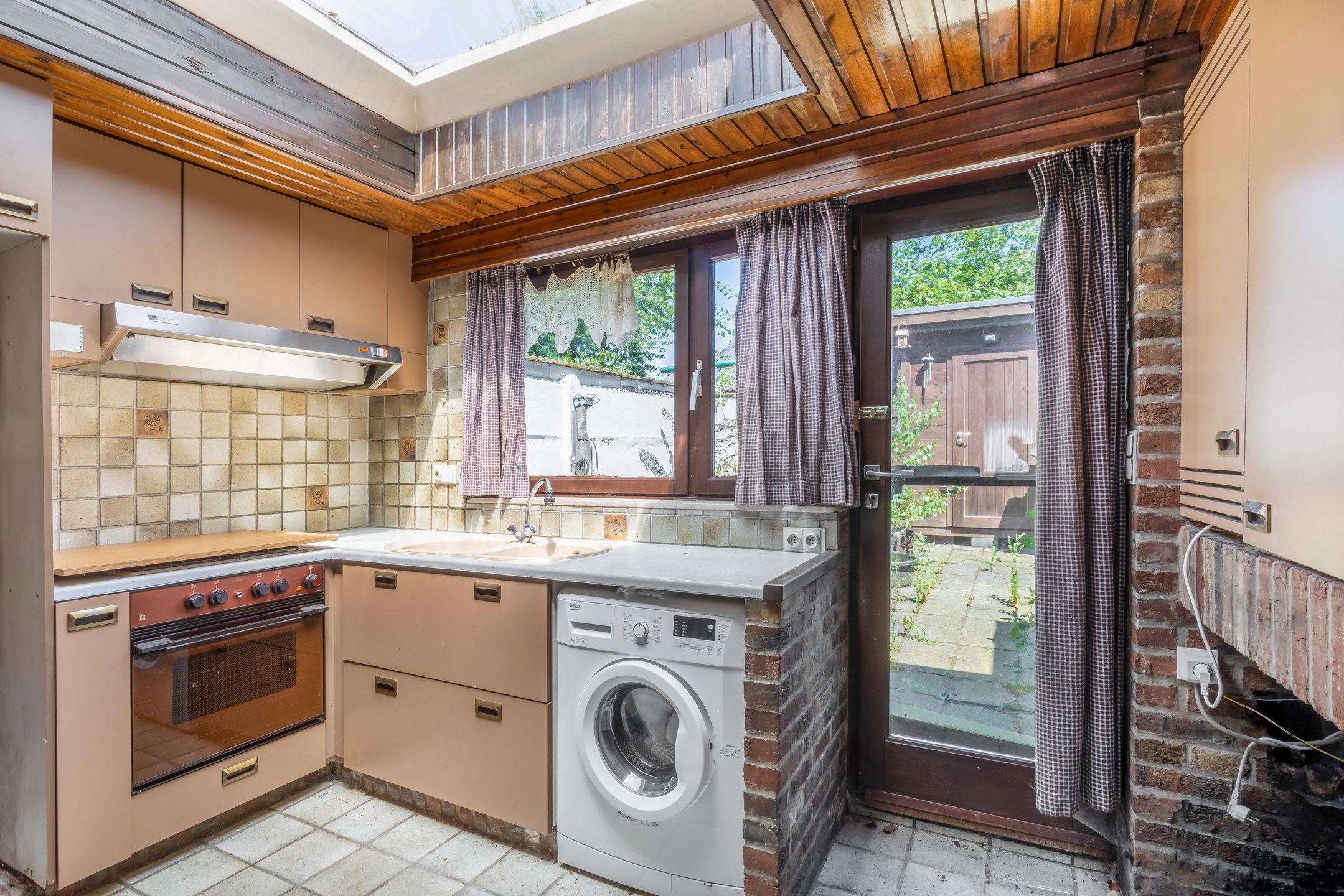 Te renoveren woning met 2 slaapkamers en tuin foto 8