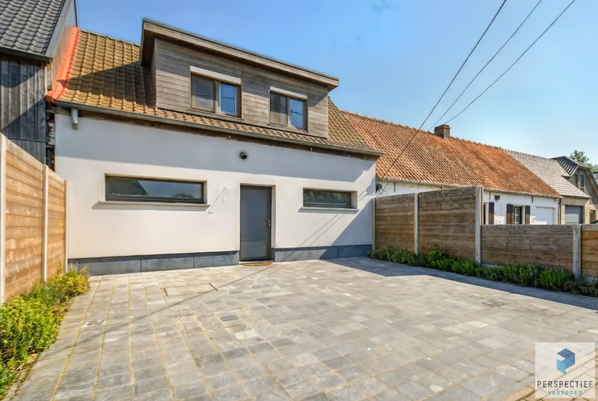 BEZOEKMOMENT WOENSDAG 29/03 VAN 16U TOT 18U | Ruime woning met tuin, kleine weide & bijgebouw gelegen in landelijke omgeving in Oedelem op  1 365 m² foto 2