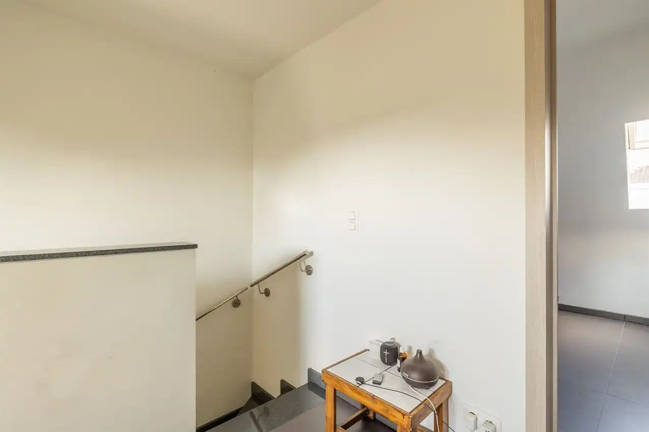 Duplex met groot terras en autostaanplaats nabij station foto 9