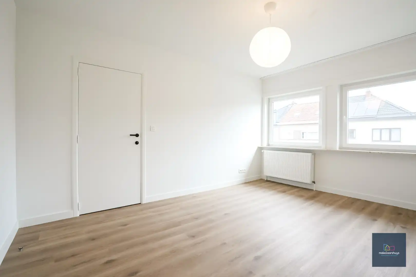 Instapklare eigendom met 3-slp.kamers garage en tuin  foto 9