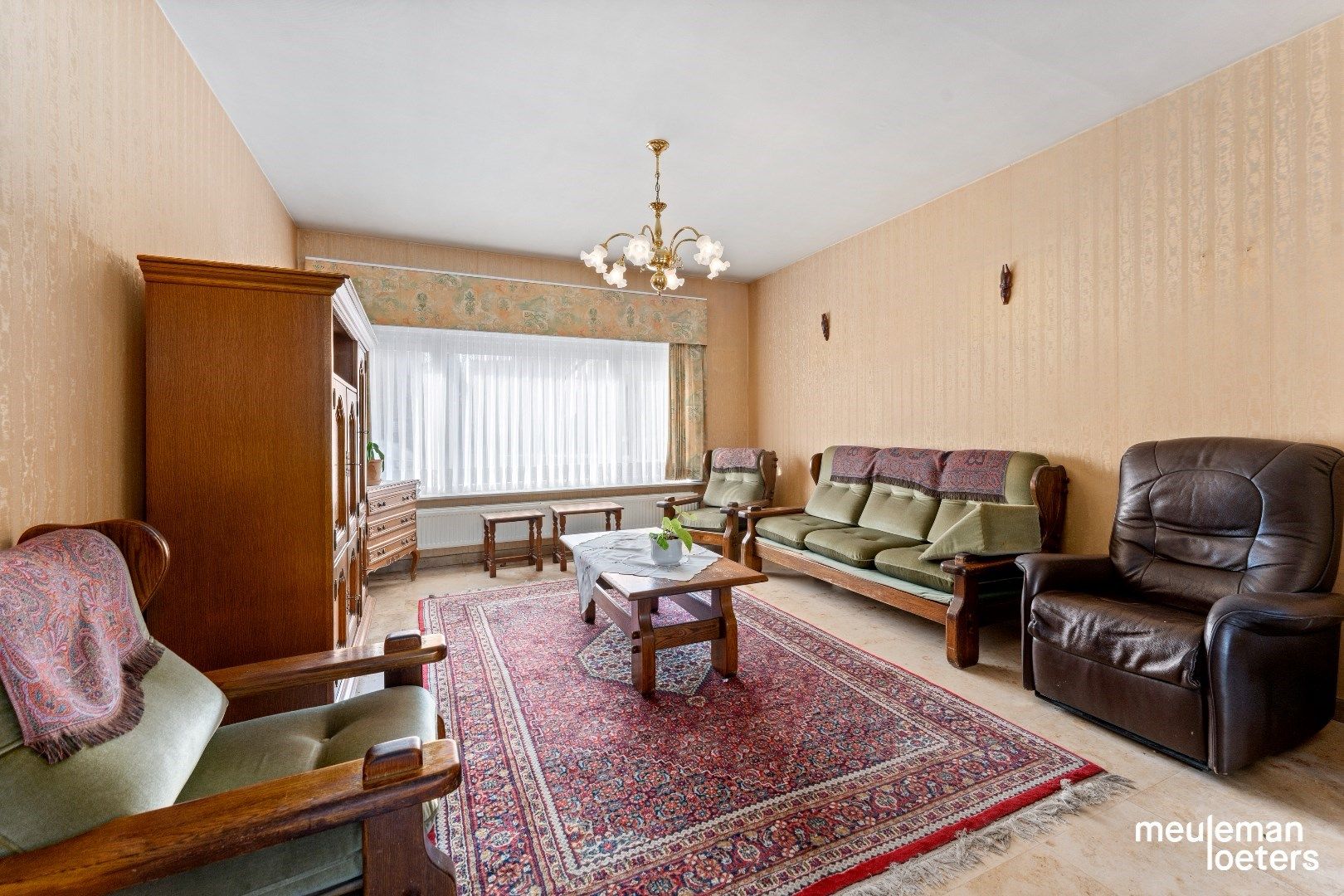 Te renoveren woning met ruime tuin foto 4