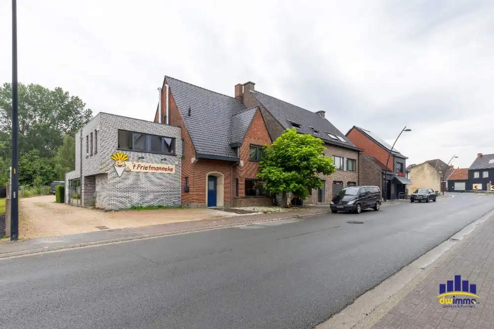 Moderne frituur met tal van mogelijkheden over te nemen in Scheldewindeke foto 11