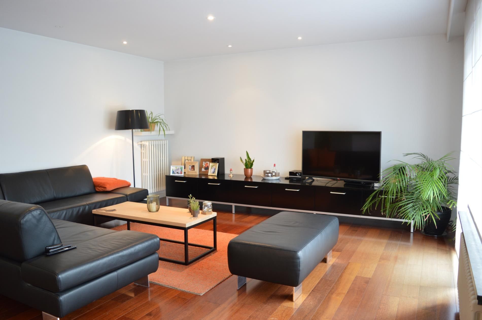 Verzorgd 1-slaapkamerappartement te Kortrijk foto 2