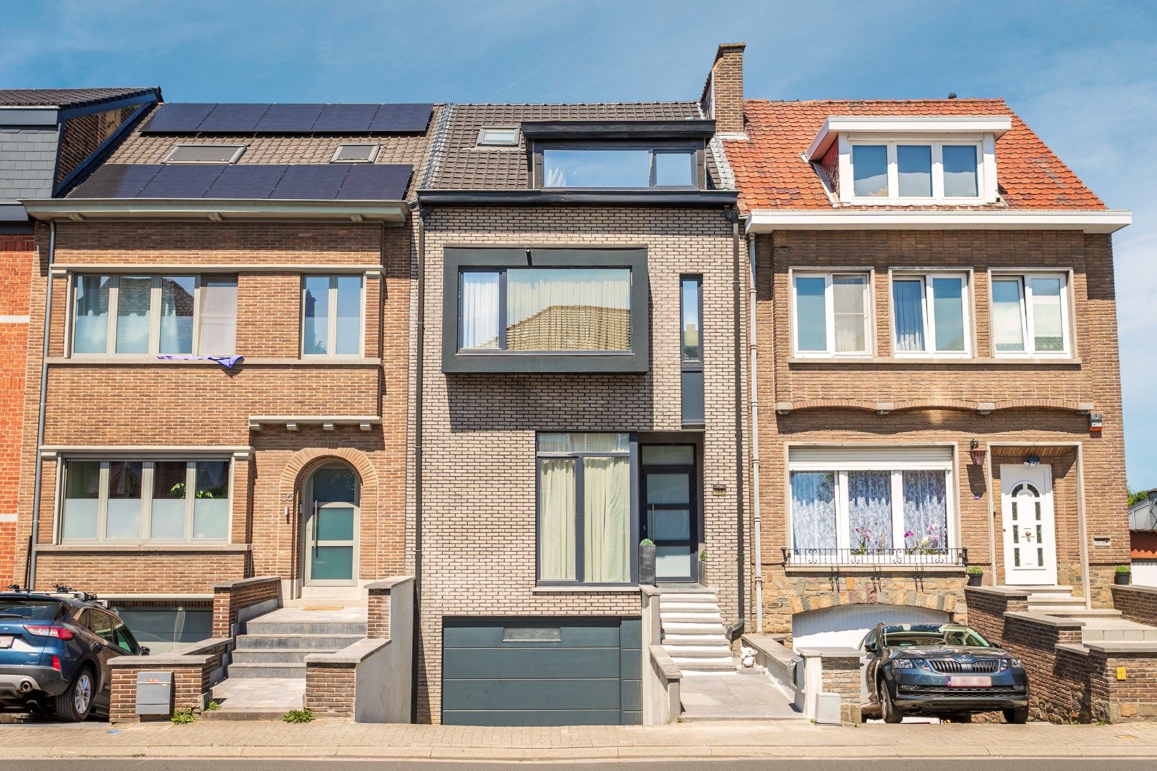 Ruime en energiezuinige (EPC A) woning met 5 slaapkamers, bureau, garage en tuin foto {{pictureIndex}}