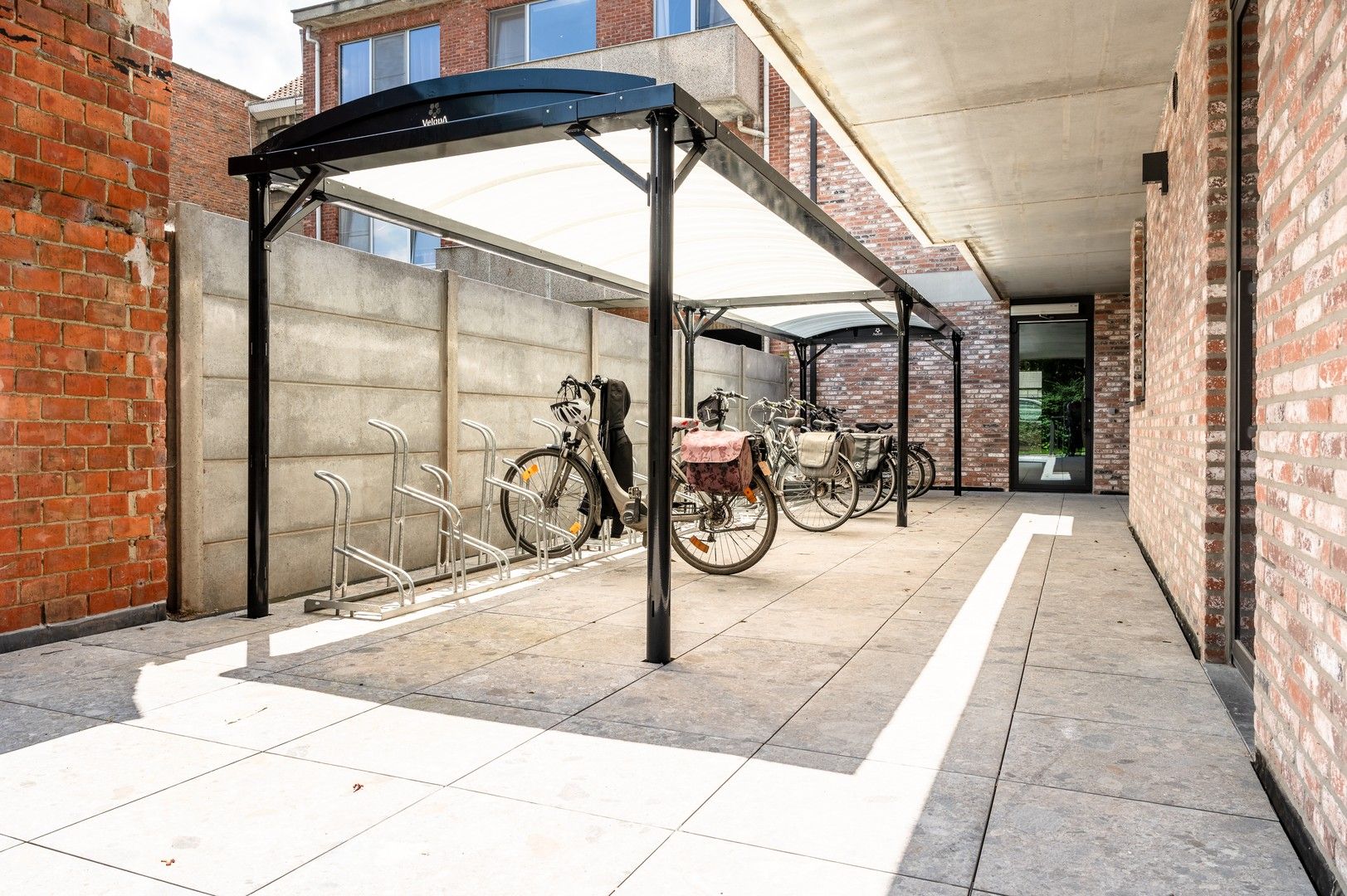 Gelijkvloers 2 slaapkamer nieuwbouw appartement in het centrum foto 12