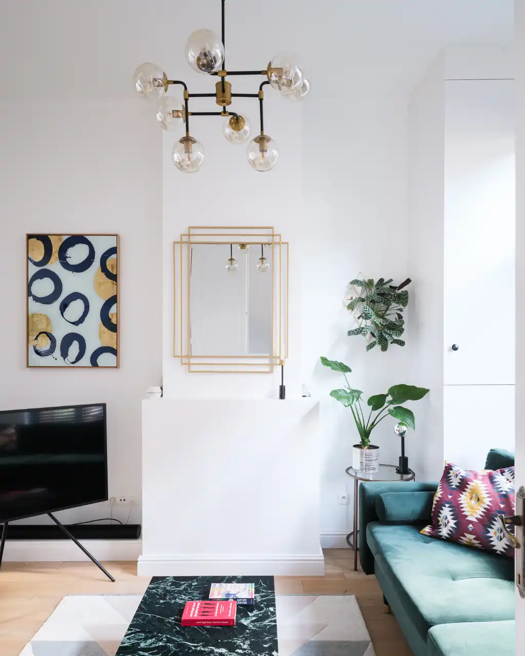 Karaktervolle gezinswoning met vier slaapkamers, twee badkamers en een mooi ingerichte buitenruimte foto 24