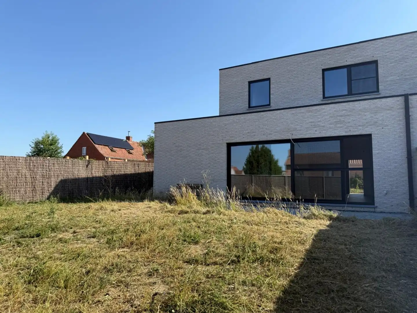 Instapklare nieuwe woning in een rustige woonwijk  foto 16