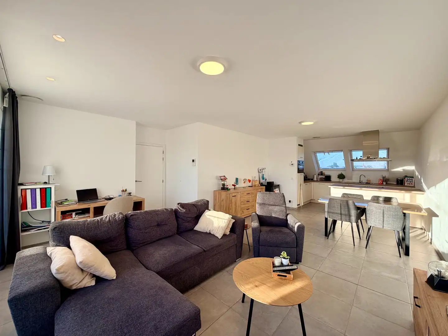 Recent 2-slaapkamerappartement met garage te Tielt! foto {{pictureIndex}}