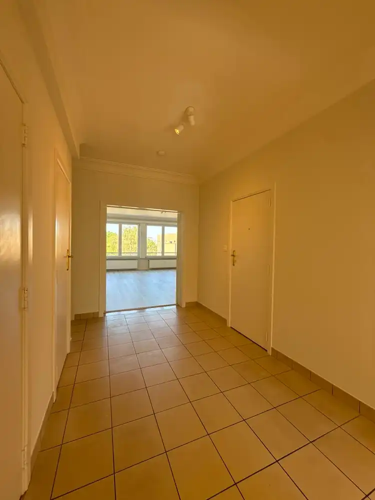 Mooi, gerenoveerd twee-slaapkamerappartement op het tweede verdiep foto 13