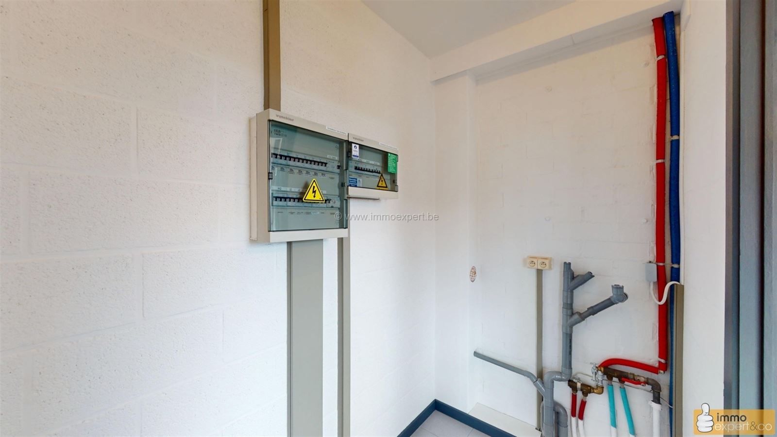 TERNAT: Woning centraal gelegen met 5 slpks en 2 badks foto 17