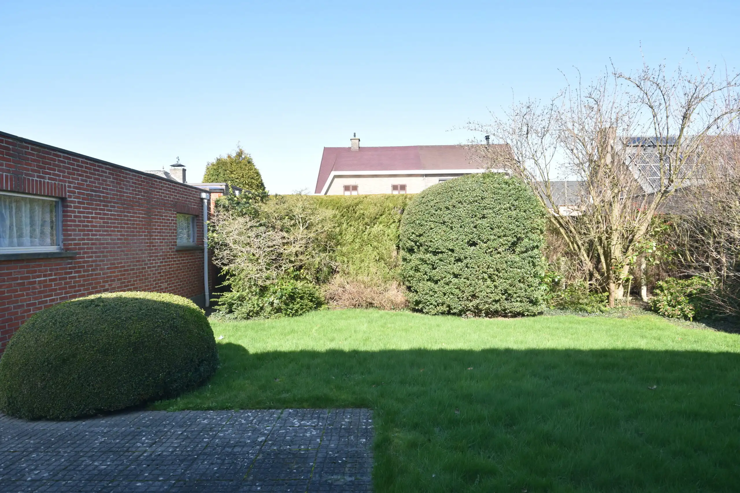 Sfeervolle bungalow met tuin en volop potentieel voor jouw persoonlijke touch! foto {{pictureIndex}}