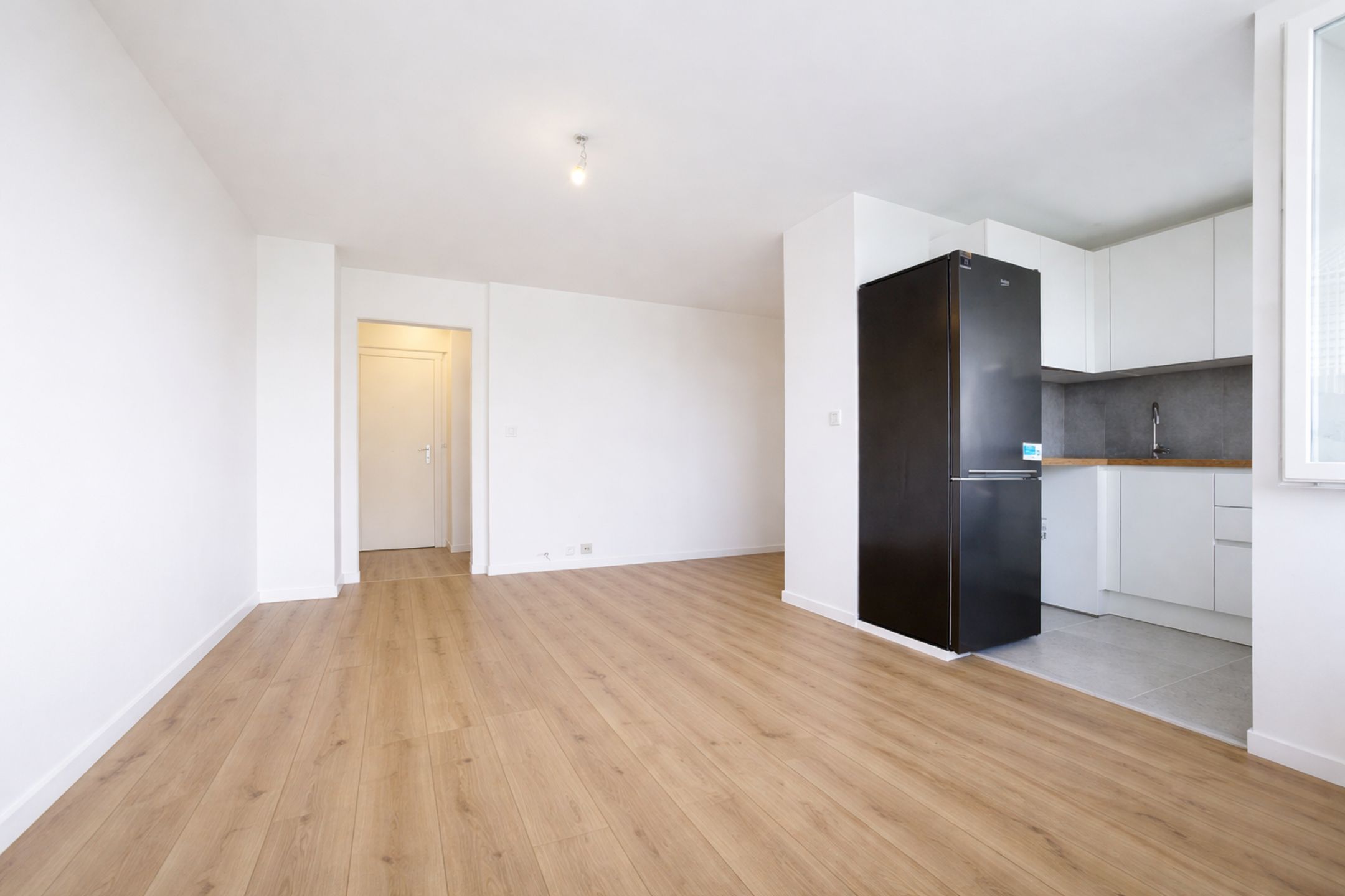 Prachtig gerenoveerd appartement met terras – instapklaar foto 4