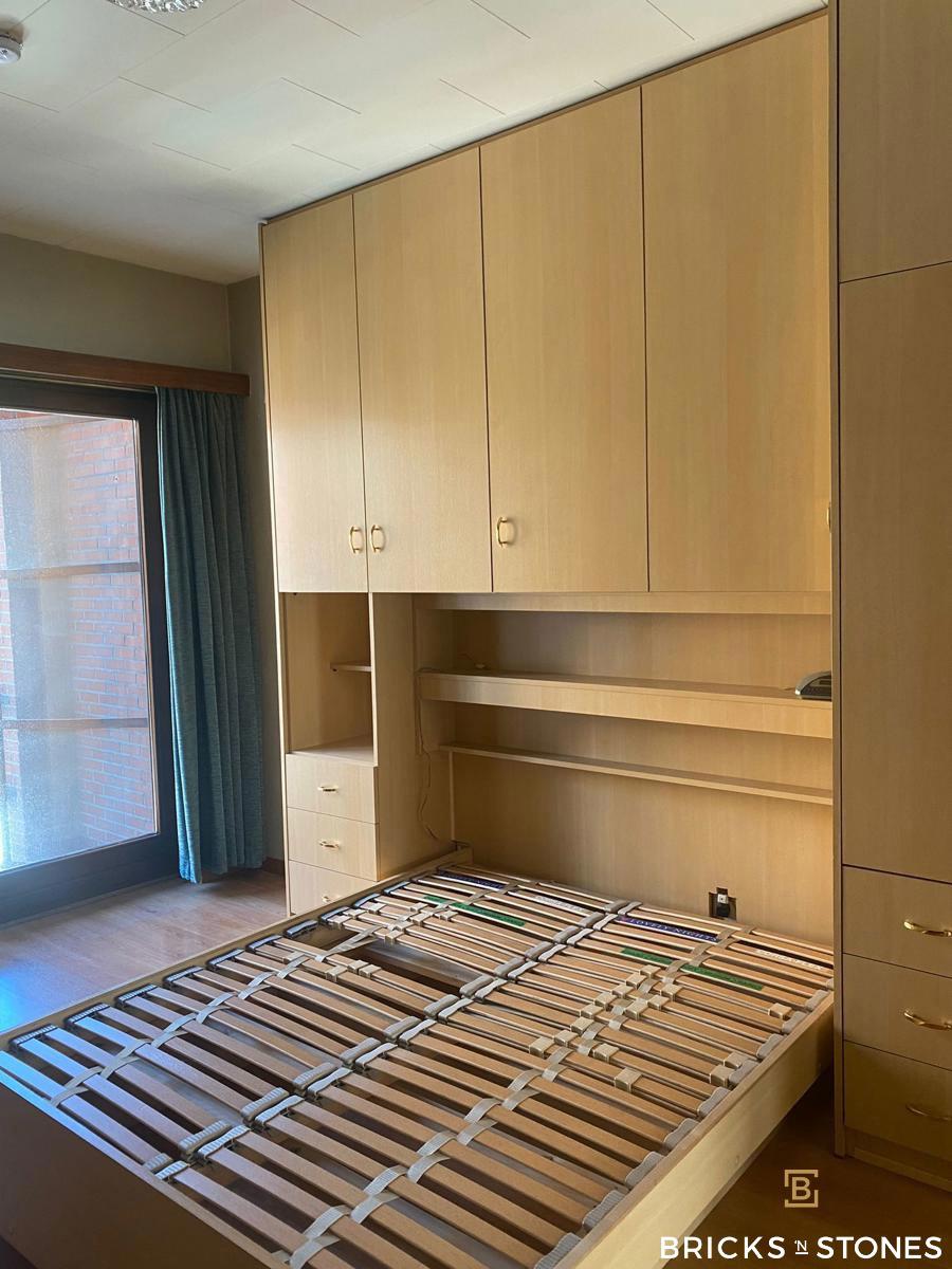2 slaapkamer appartement met terras foto 4