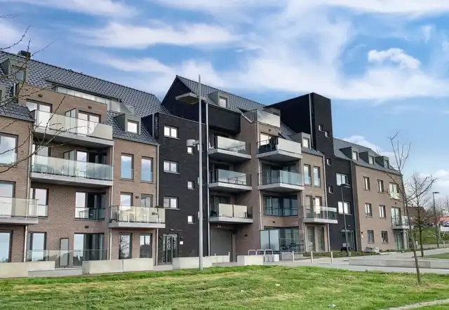 Zeer rustig gelegen en mooi afgewerkt appartement foto {{pictureIndex}}