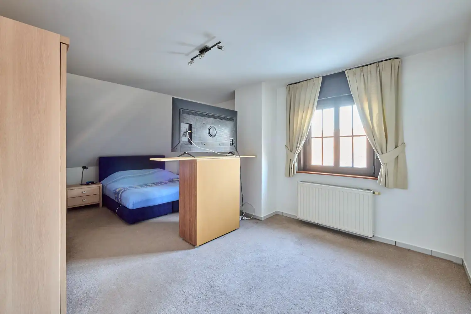 Heel goed onderhouden landhuis met inpandige garage en 3 ruim bemeten slaapkamers in landelijke omgeving foto 14