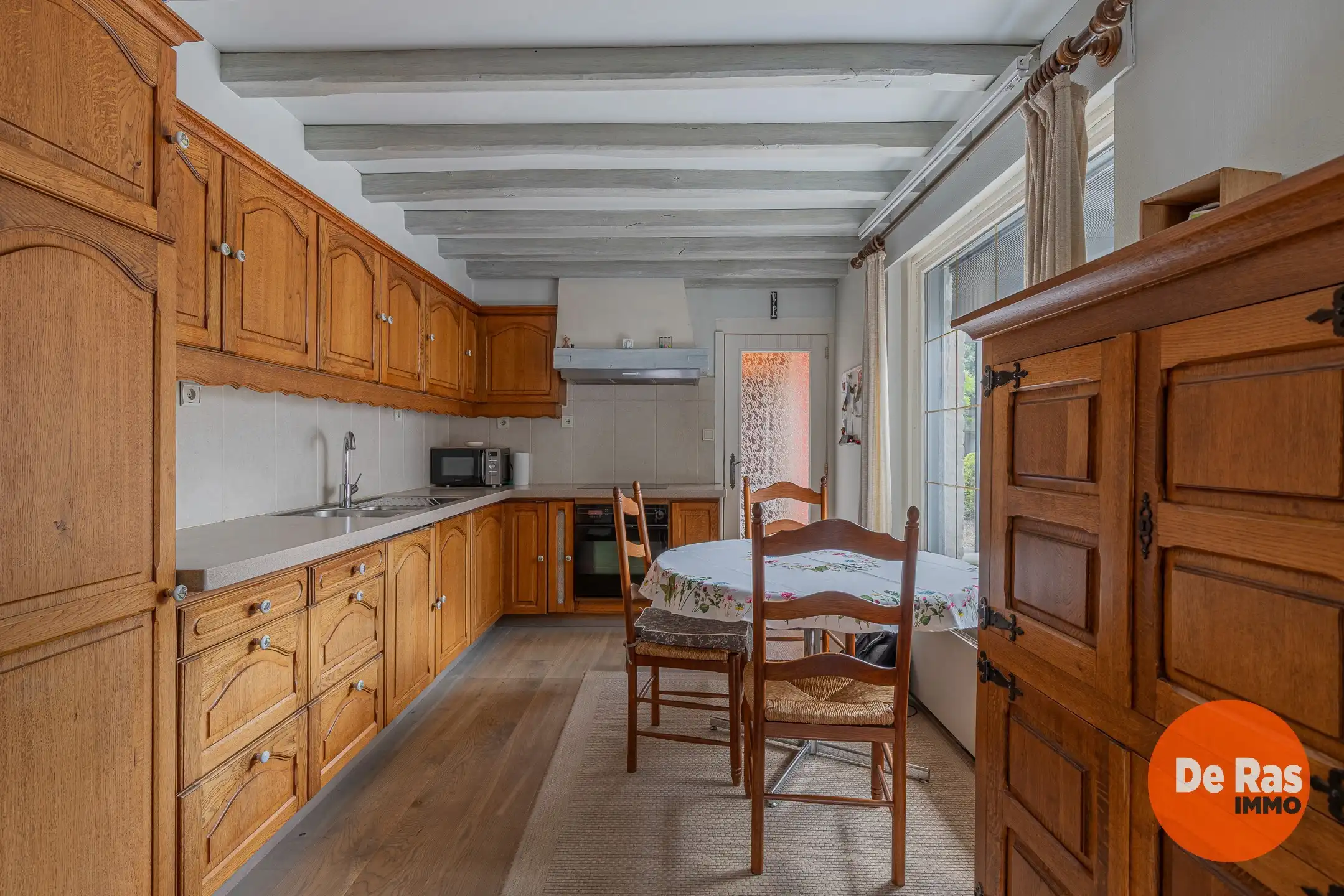 BOTTELARE – Ruime woning met tuin, dubbele garage en 5 slpks foto 8