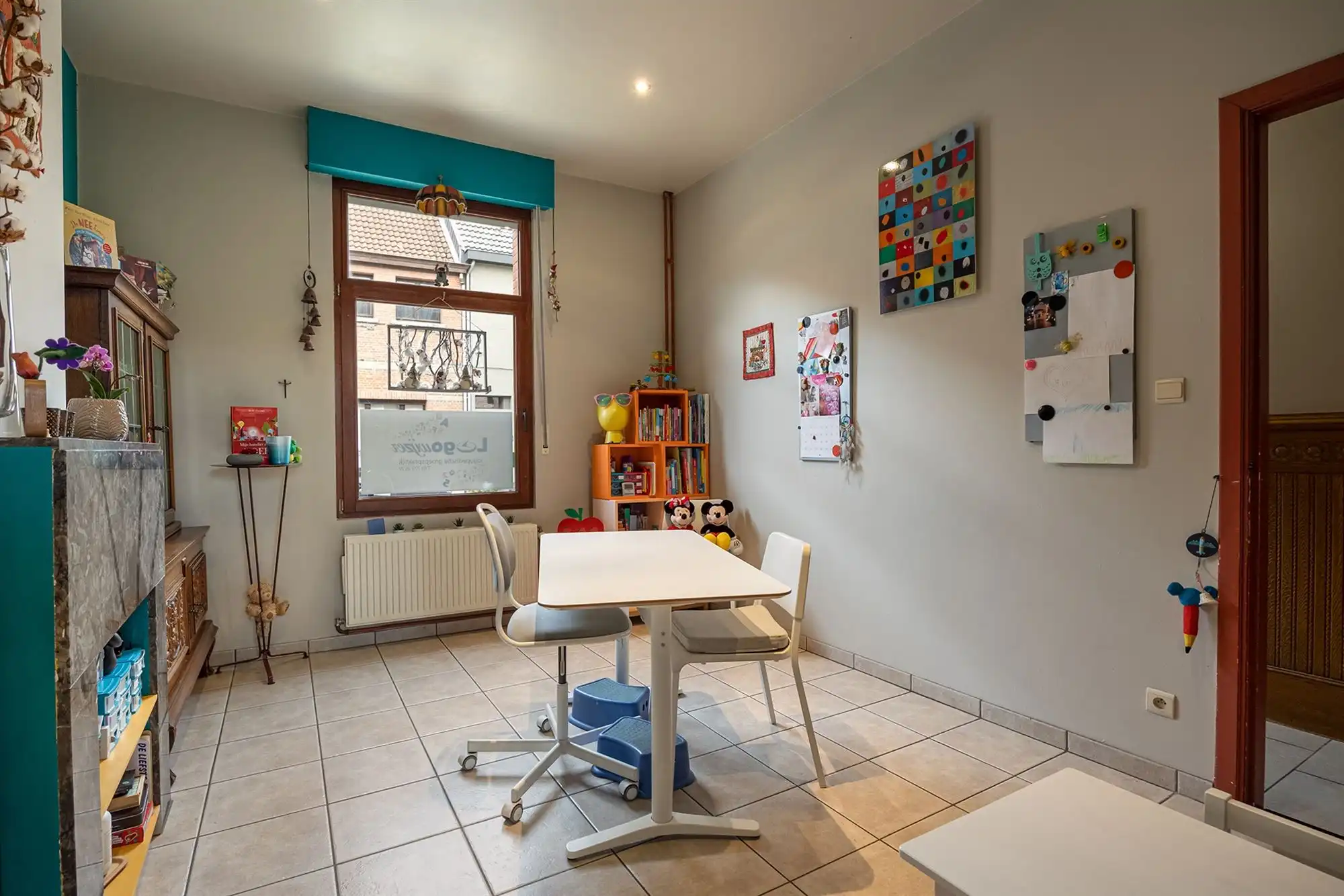 Charmant huis met twee slpks en leuke tuin foto 7