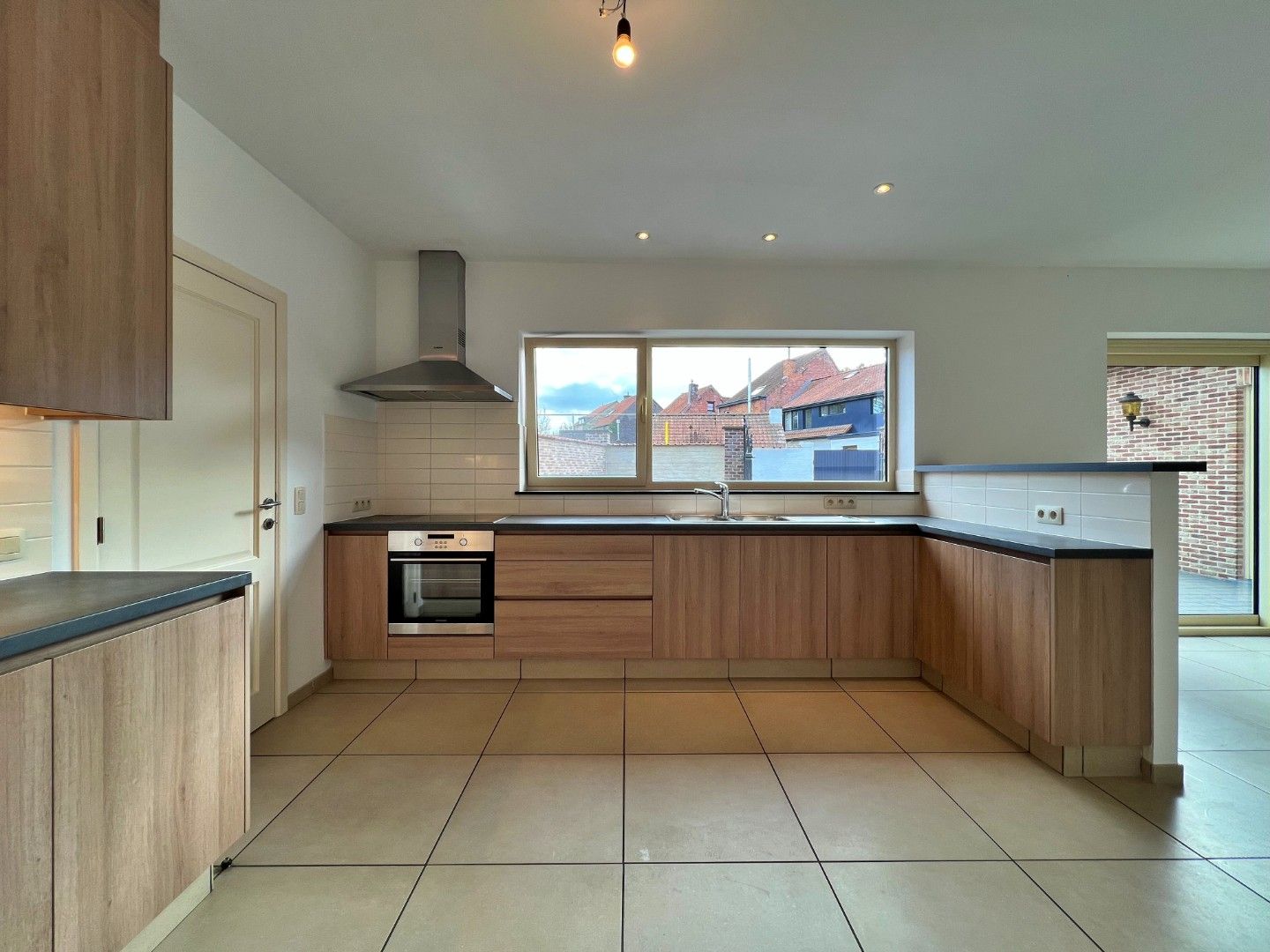 🏡 Ruime gezinswoning te huur in het hart van Lovendegem foto 5