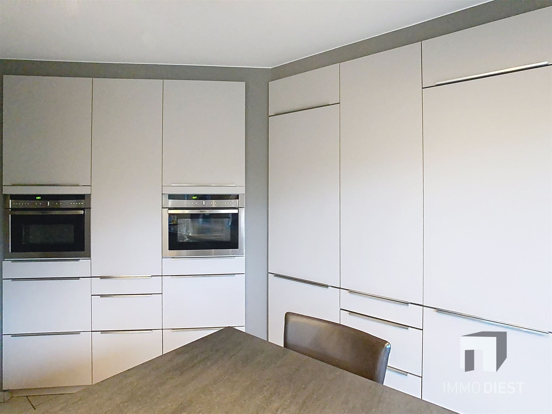 Ruime woning met 4 slaapkamers foto 8