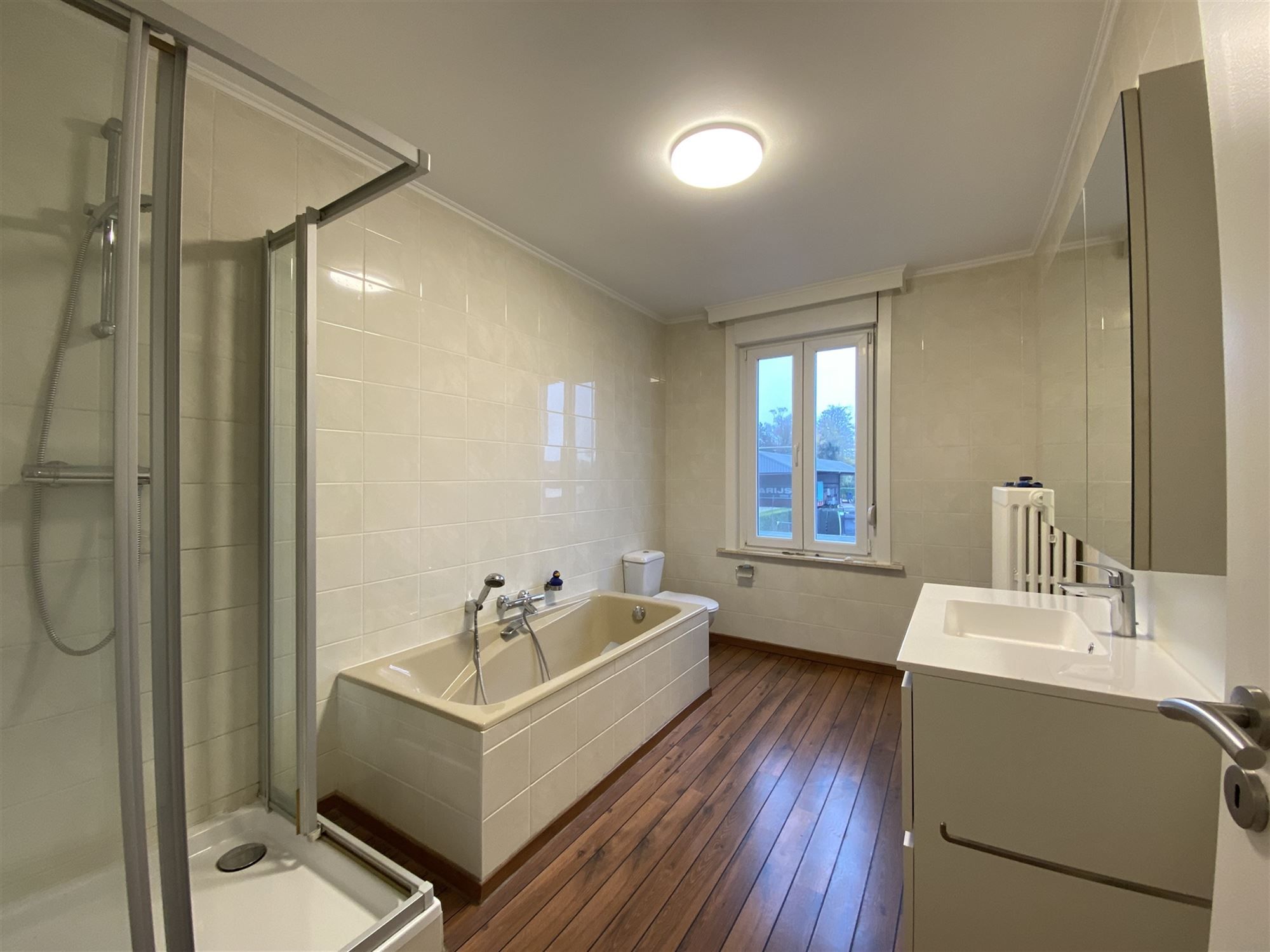 Recent gerenoveerde woning met tuin en garage  foto 19