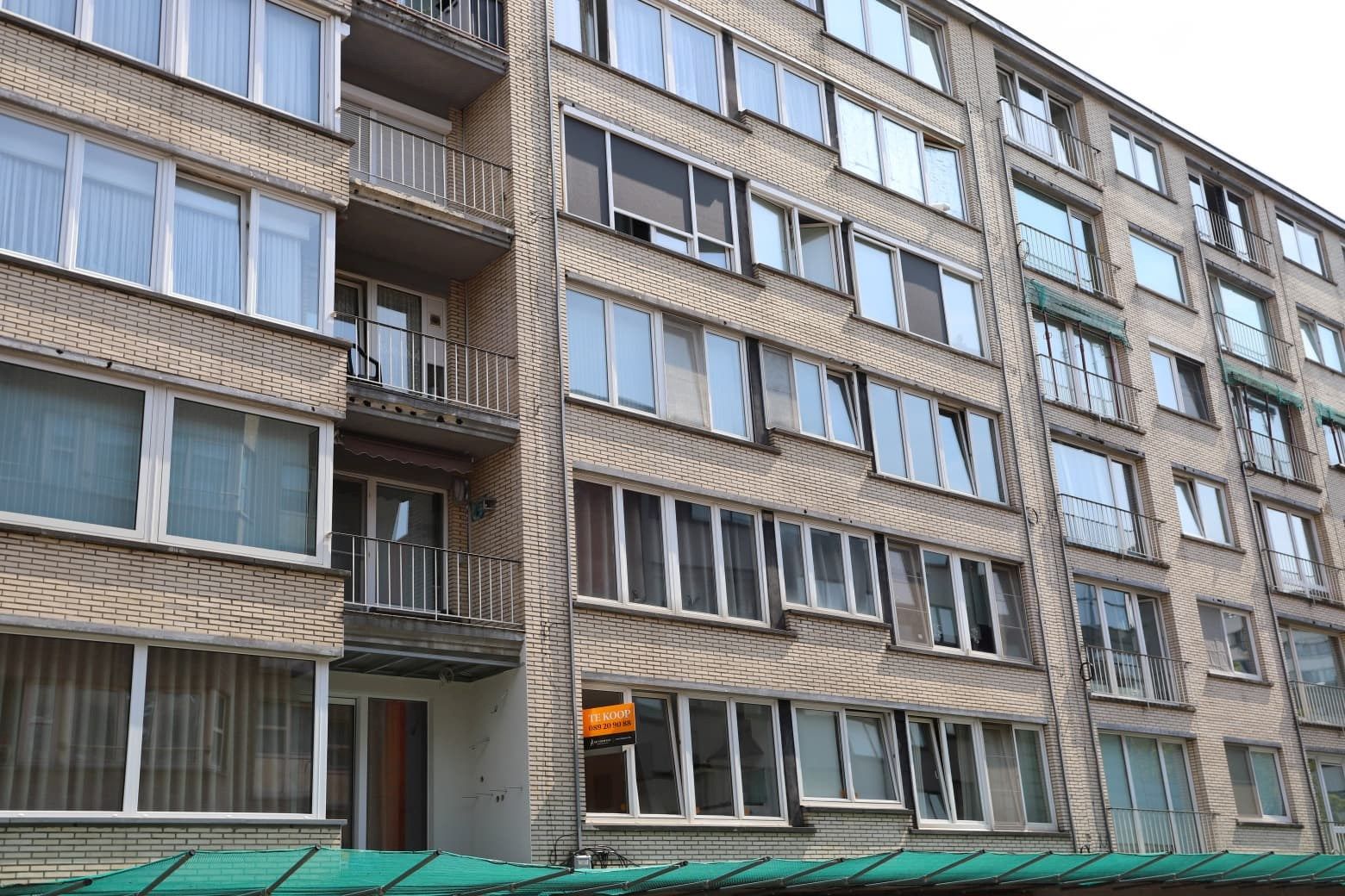 Gezellige studio met aparte slaapkamer in centrum van Genk foto 8