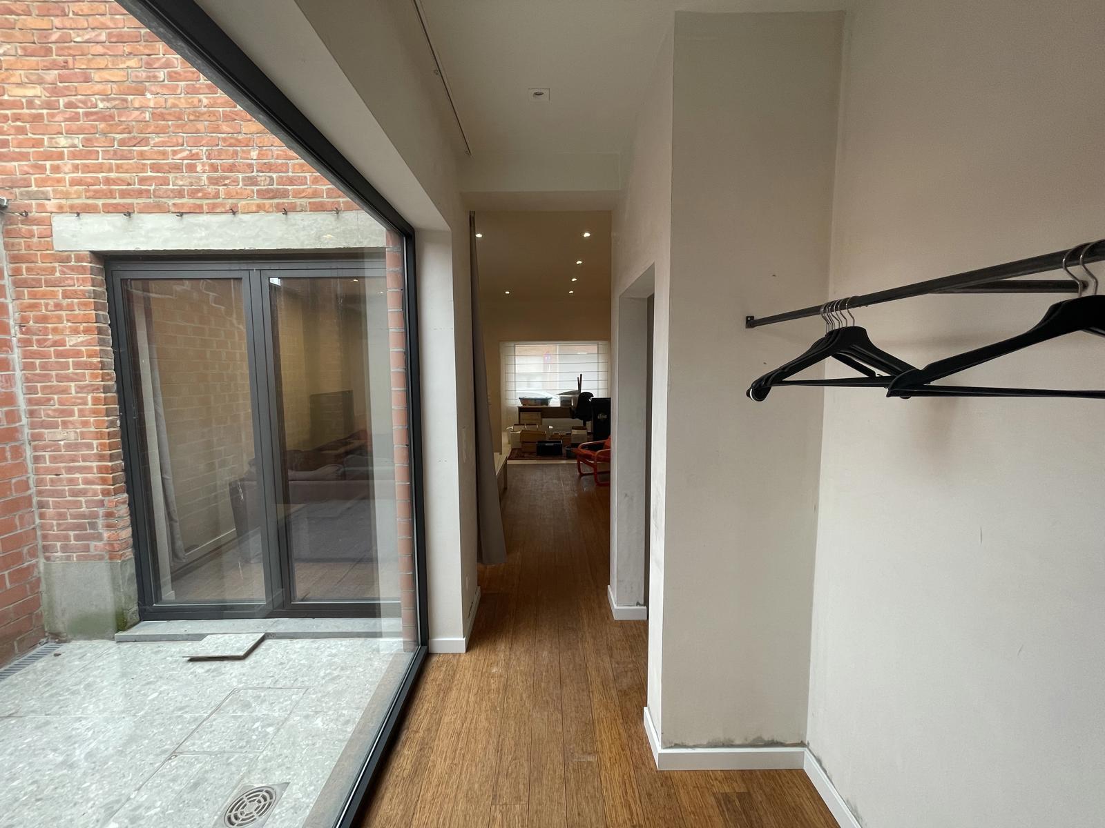 OORDEGEM - Gerenoveerde rijwoning met tuin. foto 5