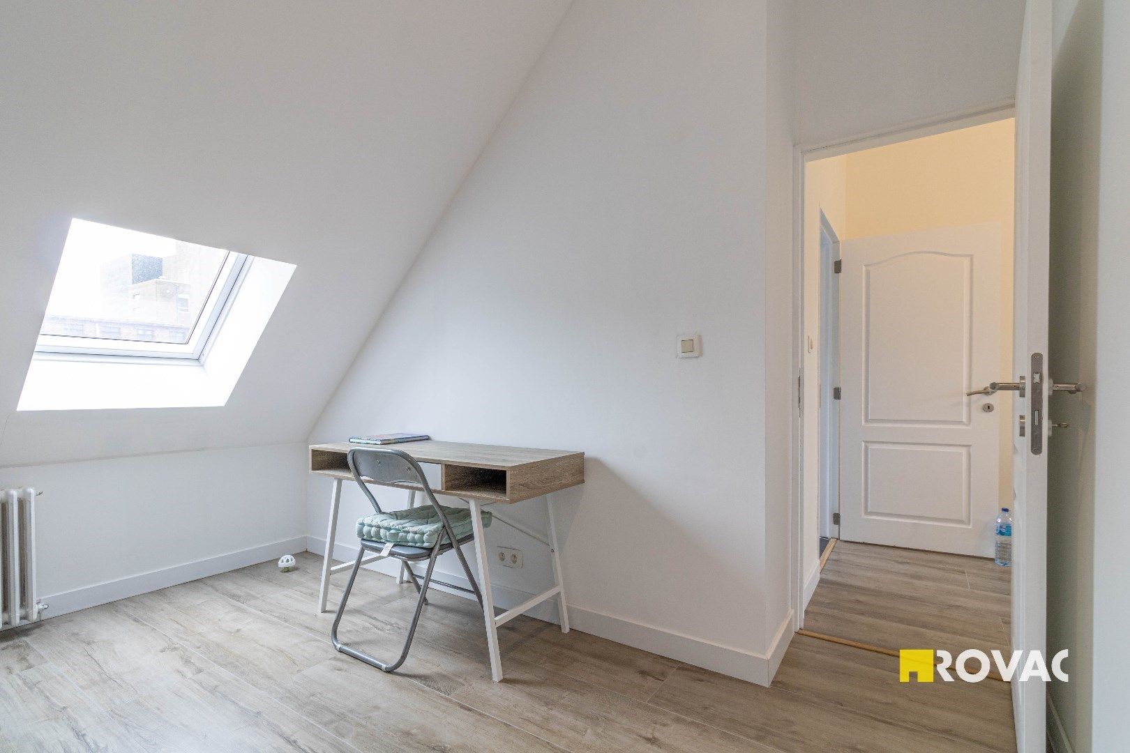 Verrassend ruime woning in centrum Izegem met 4 slaapkamers en tuin foto 21
