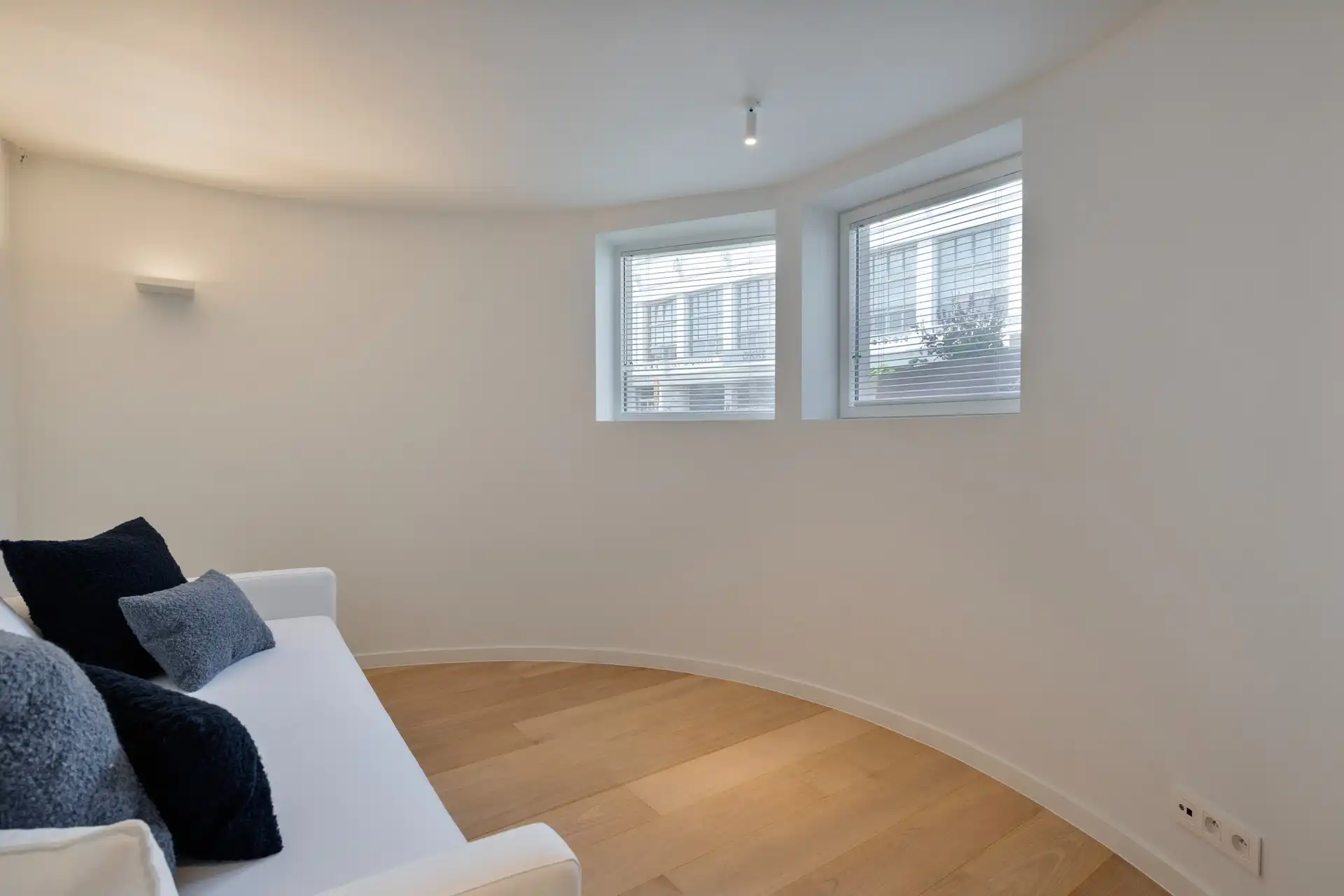 Exclusieve, volledig gerenoveerde hoekvilla met adembenemend zeezicht aan de Zeedijk. foto 30