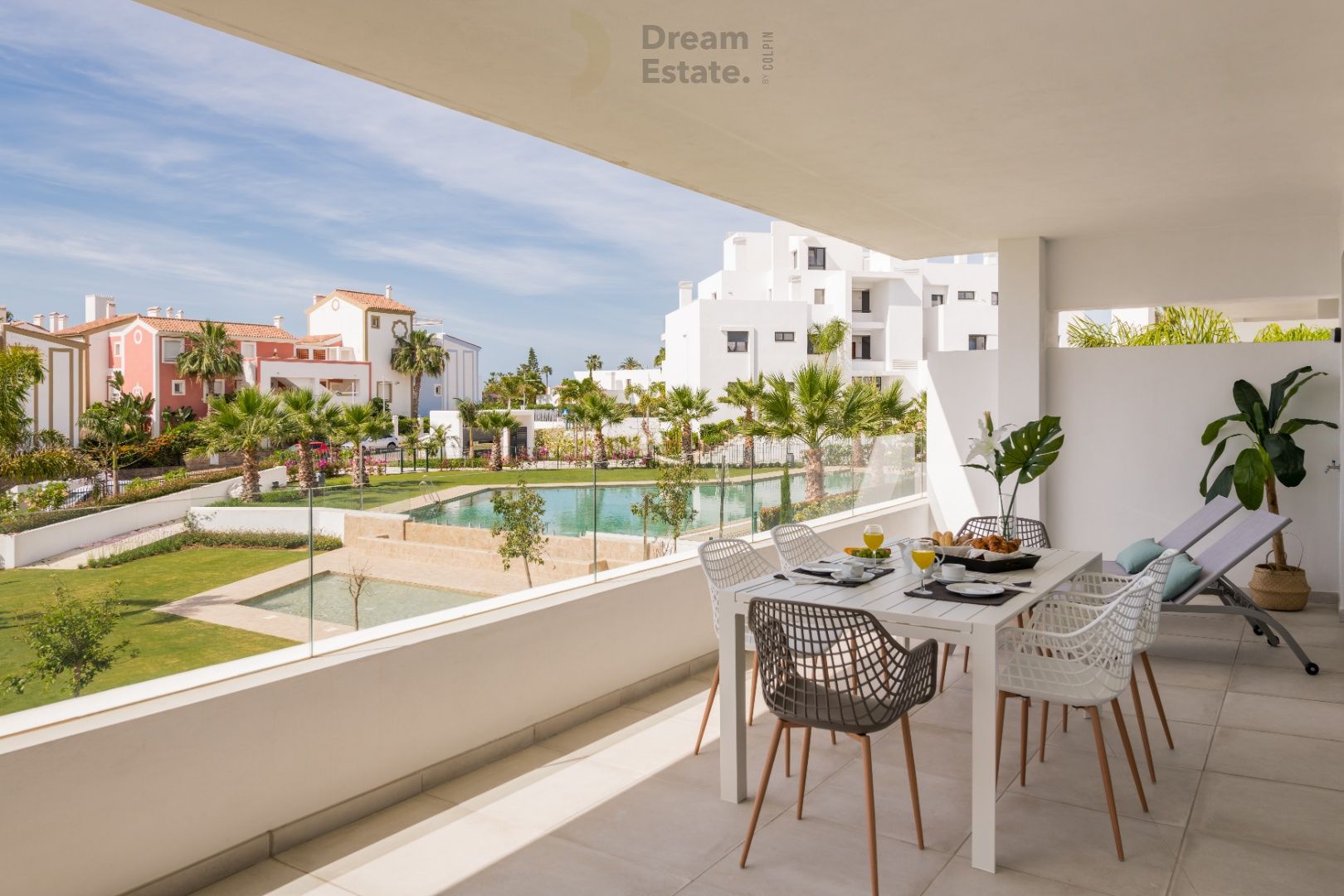 Apartament gelegen in Cortijo del Golf in El Campanario, Estepona. foto 1