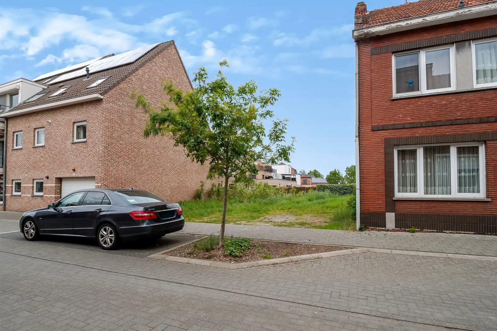 Projectgrond foto {{pictureIndex}}