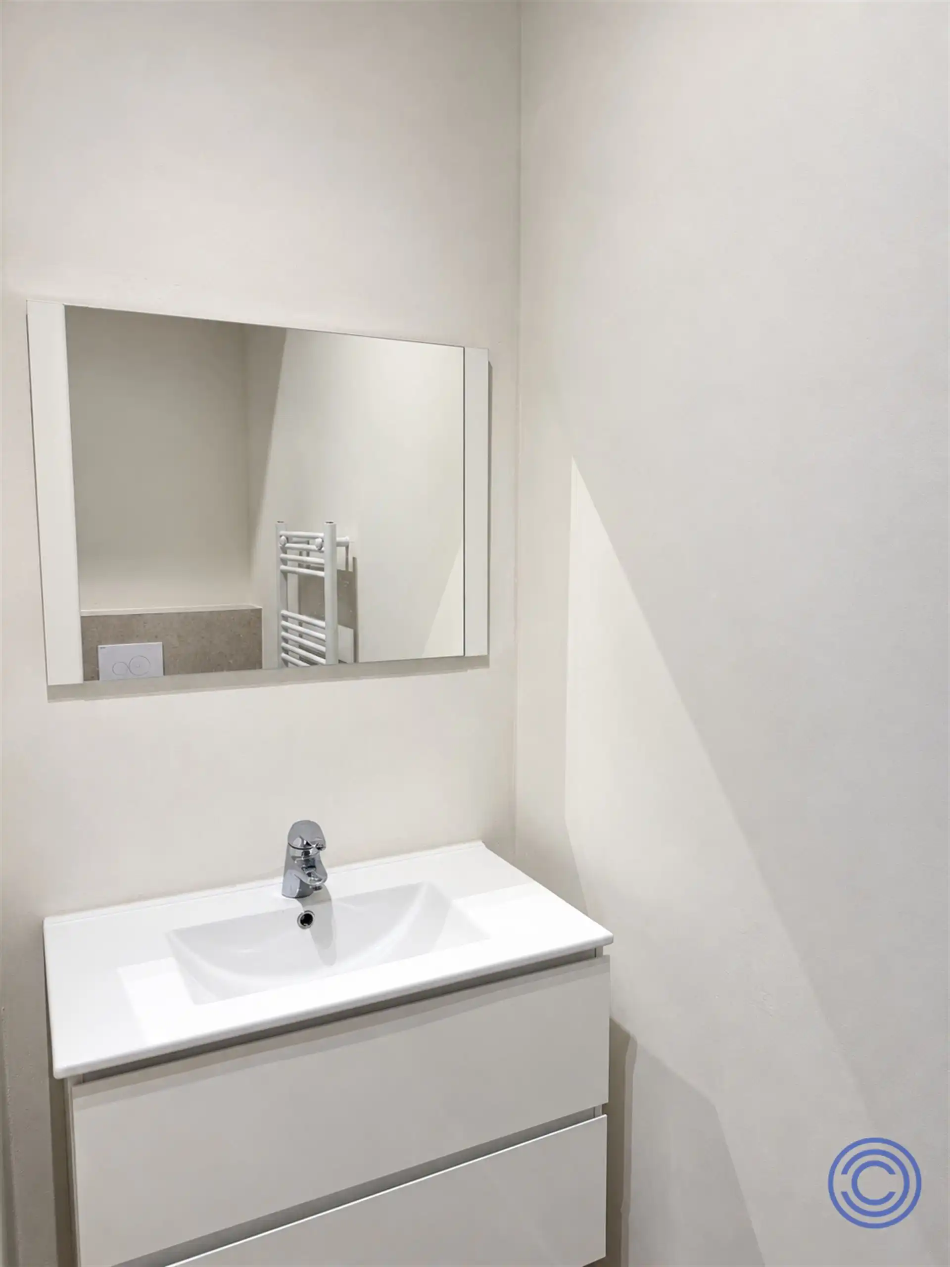 Ruim gerenoveerd handelspand van ca. 180 m² op toplocatie aan de Mechelsesteenweg! foto 8