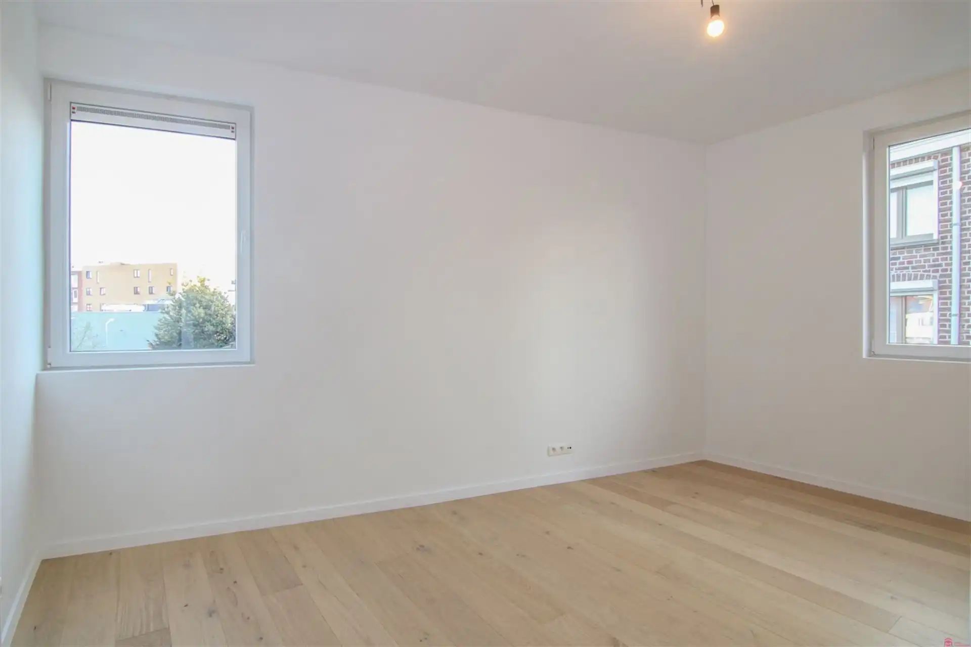 Mooi vernieuwde woning op Pius-X foto 9