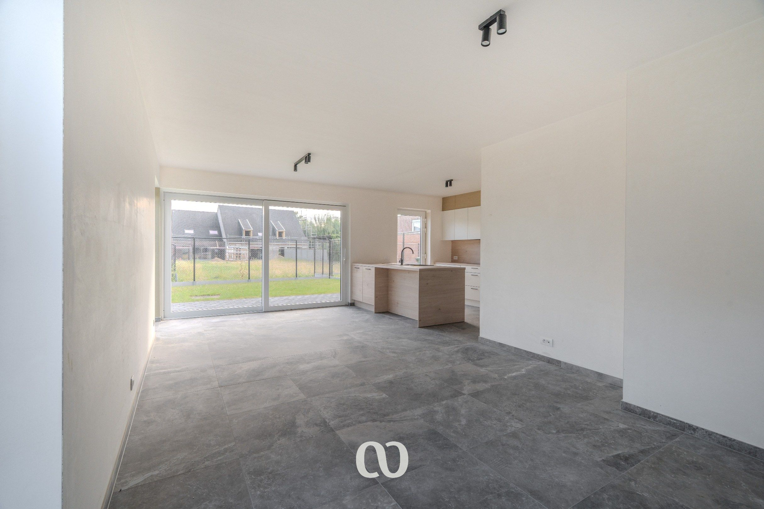 Prachtige nieuwbouwwoningen met 4 slaapkamers en garage foto 3